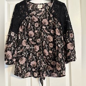 Knox Rose Floral Blouse with Lace Shoulders